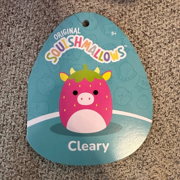 Nwt 8" Cleary the strawberry cow squishmallow - Picture 3 of 4